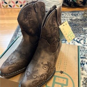 Roper Dark Brown Embroidered Boots